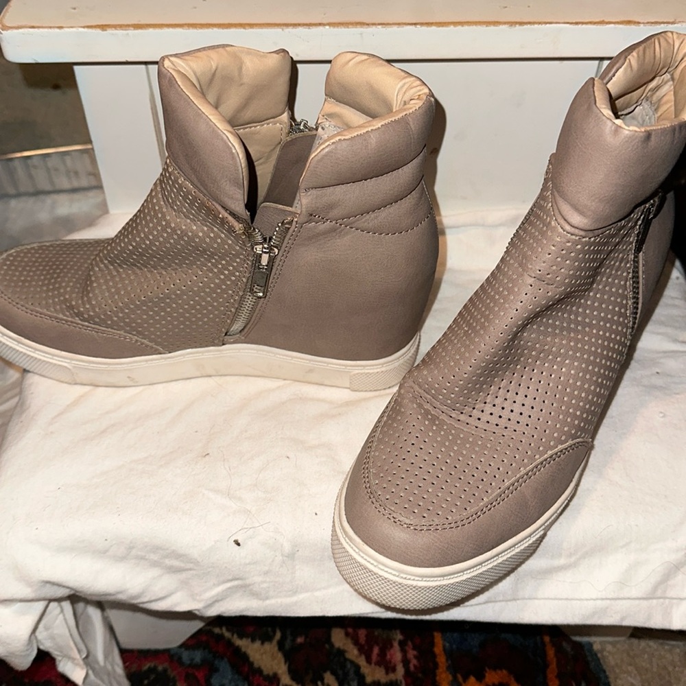 Steve Madden wedgie sneaker